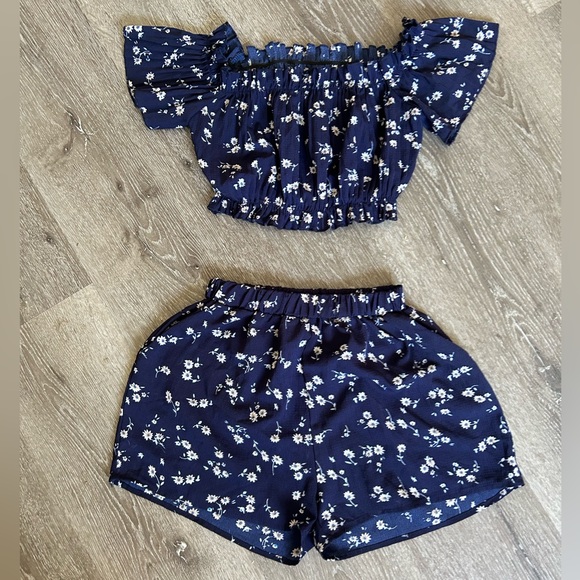 Tops - Small Navy Blue Floral Flower Crop Top and Shorts